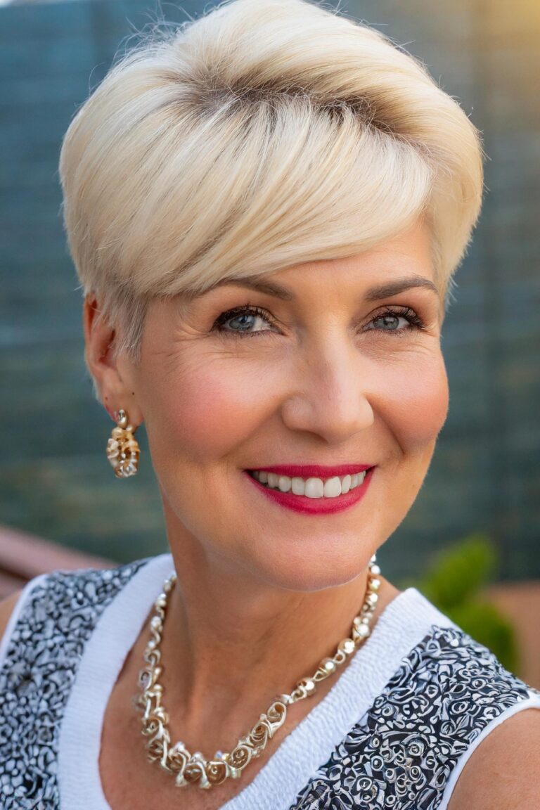 30 Short Hairstyles for Women Over 70 – Stylish Hair Ideas