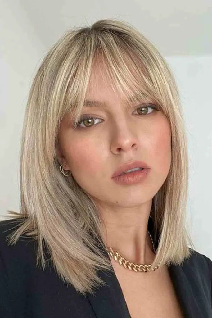 Wispy Blonde Lob