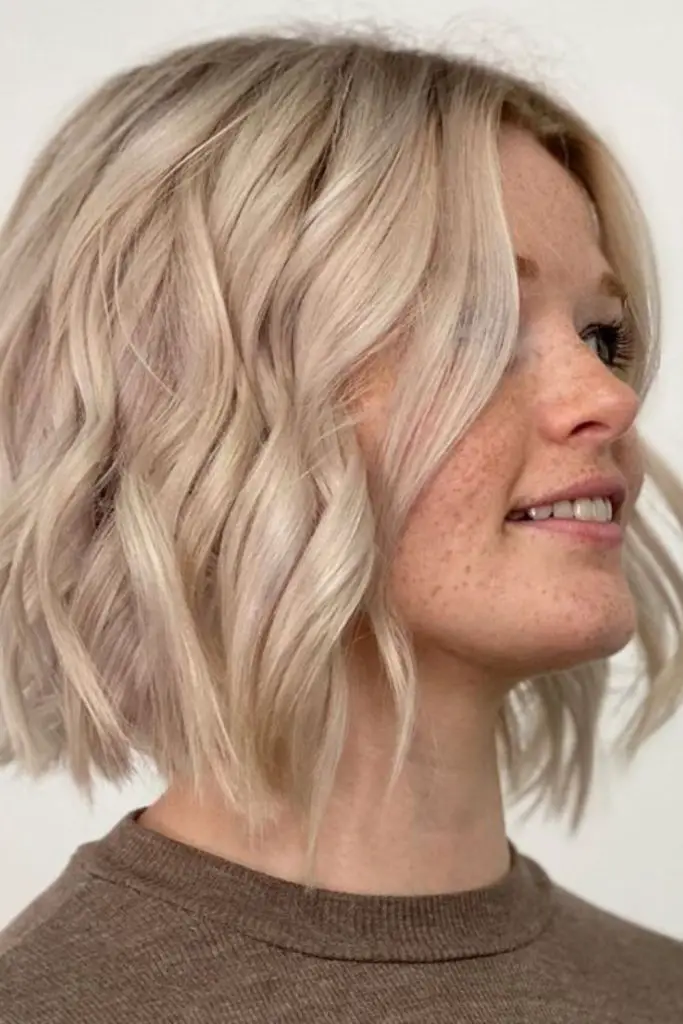 Bob with Loose Waves