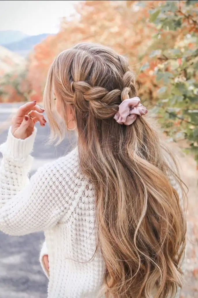 Twisted rope braid adding unique texture.