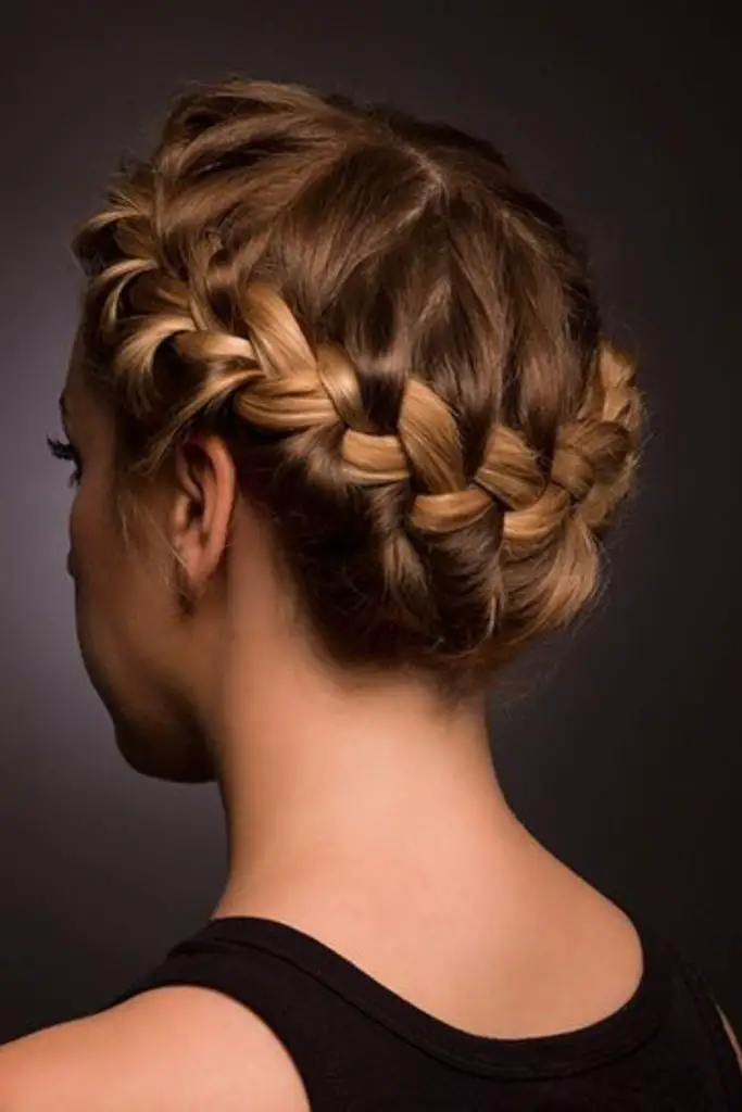 Radiant starburst braids creating eye-catching designs.