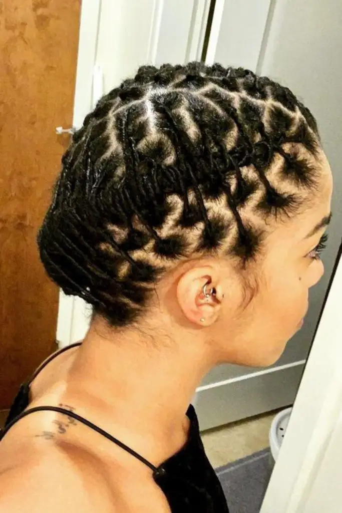 Minimalist low-twist loc roll design.