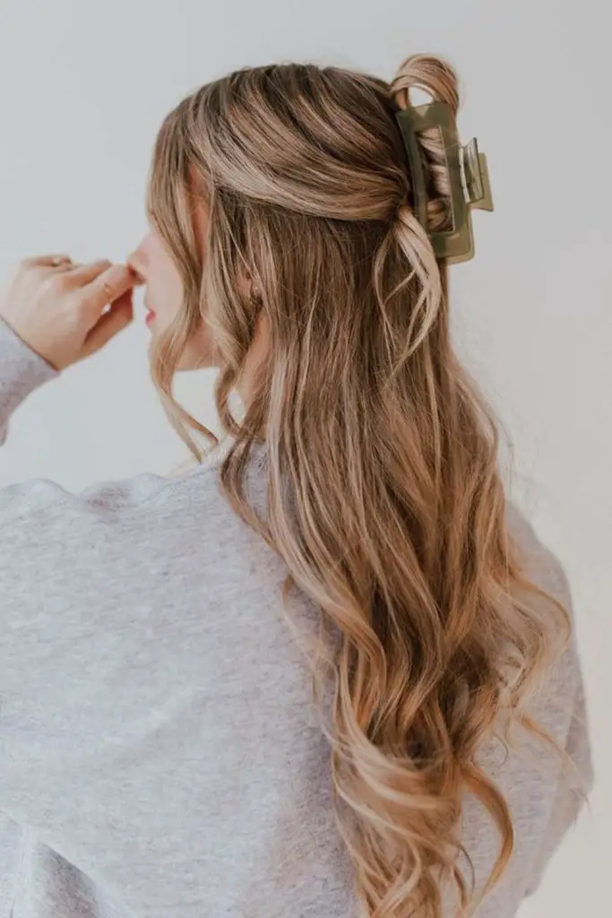  Claw clip swoop with flow