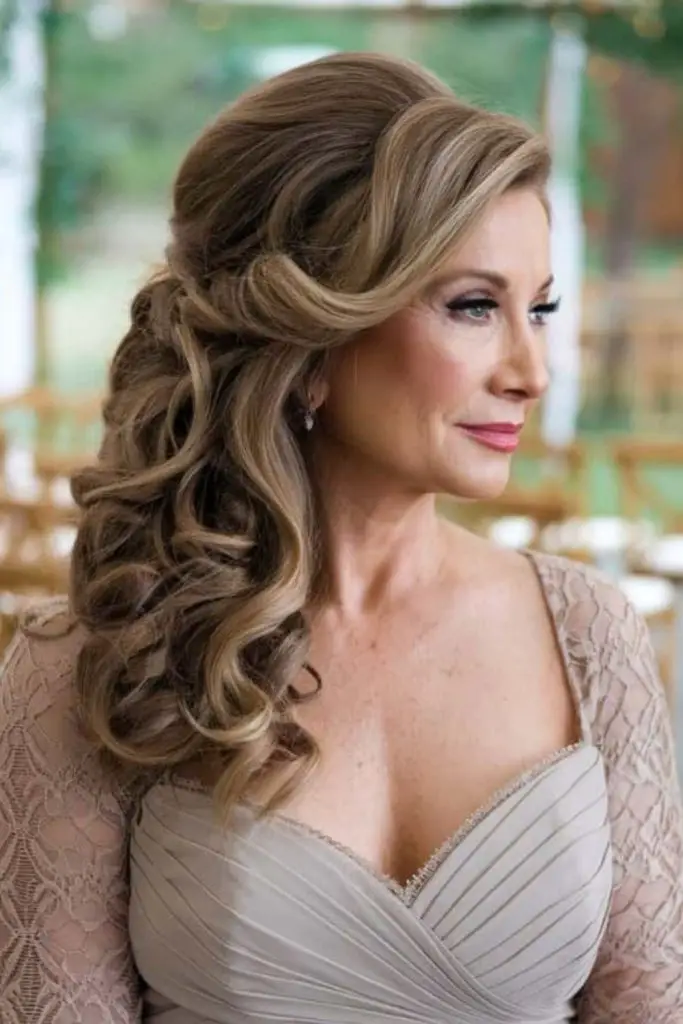 Lifted crown and spiraled ringlets