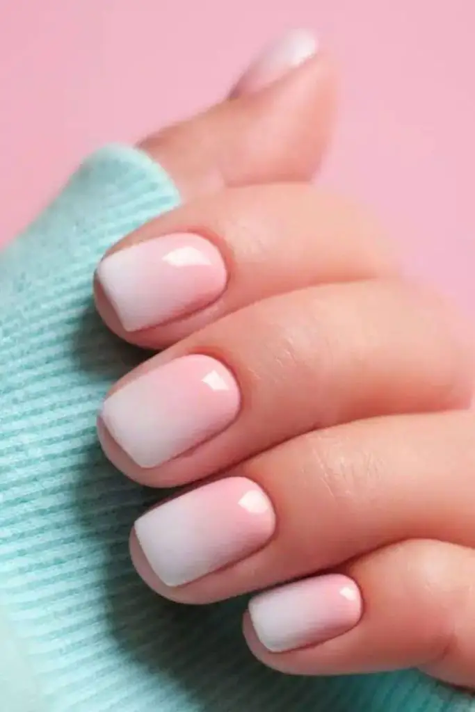  Frosted pink ice ombré short nails