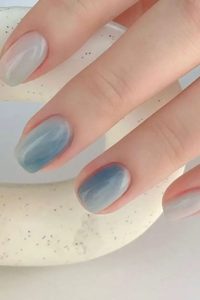 Ocean blue rippled fade short nails