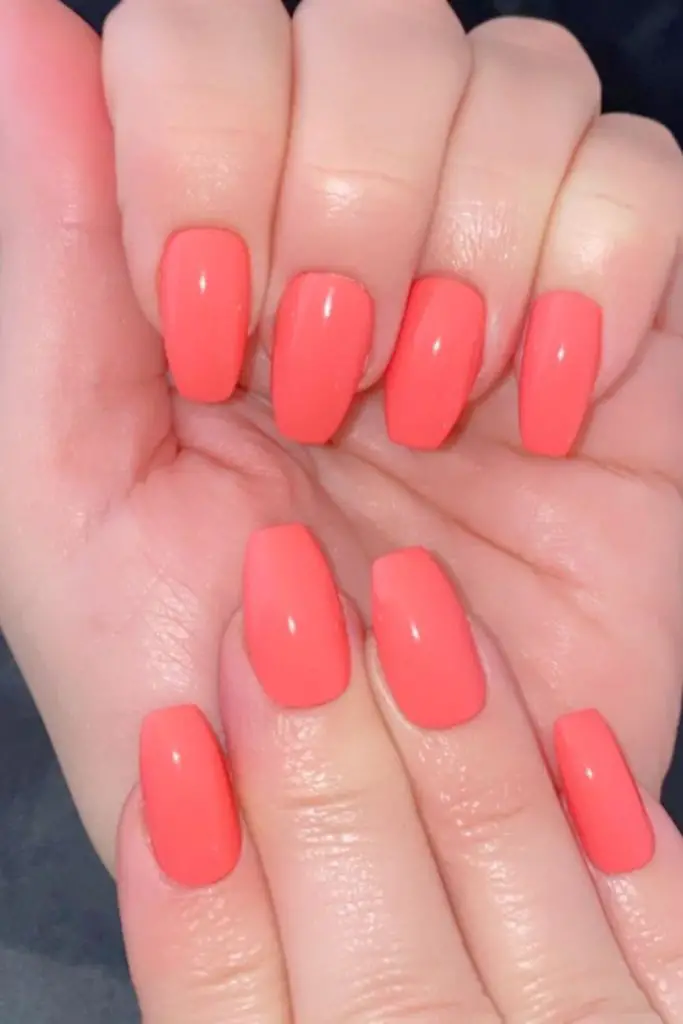 Coral sorbet nails for summer days