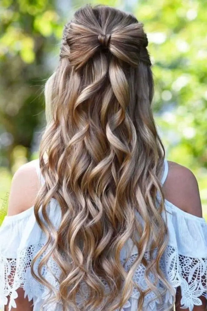Hair bow half-up with waves