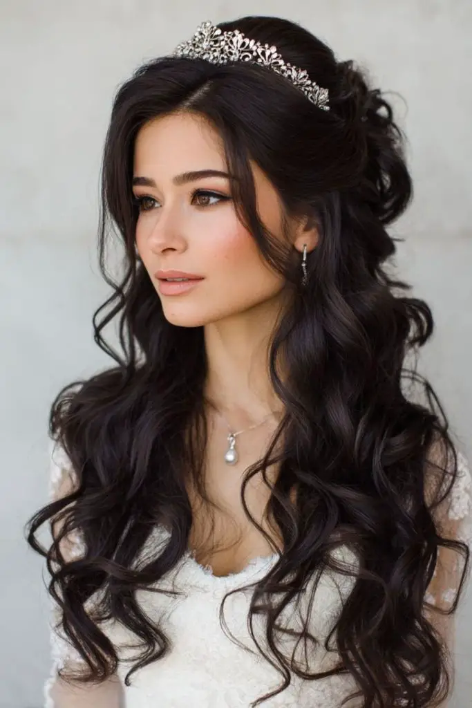 Sleek crown with black velvet waves