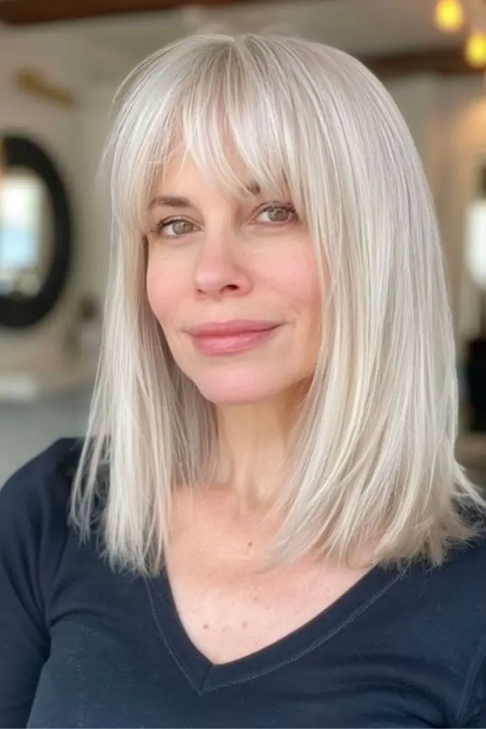 Pearl gloss long bob with fringe.
