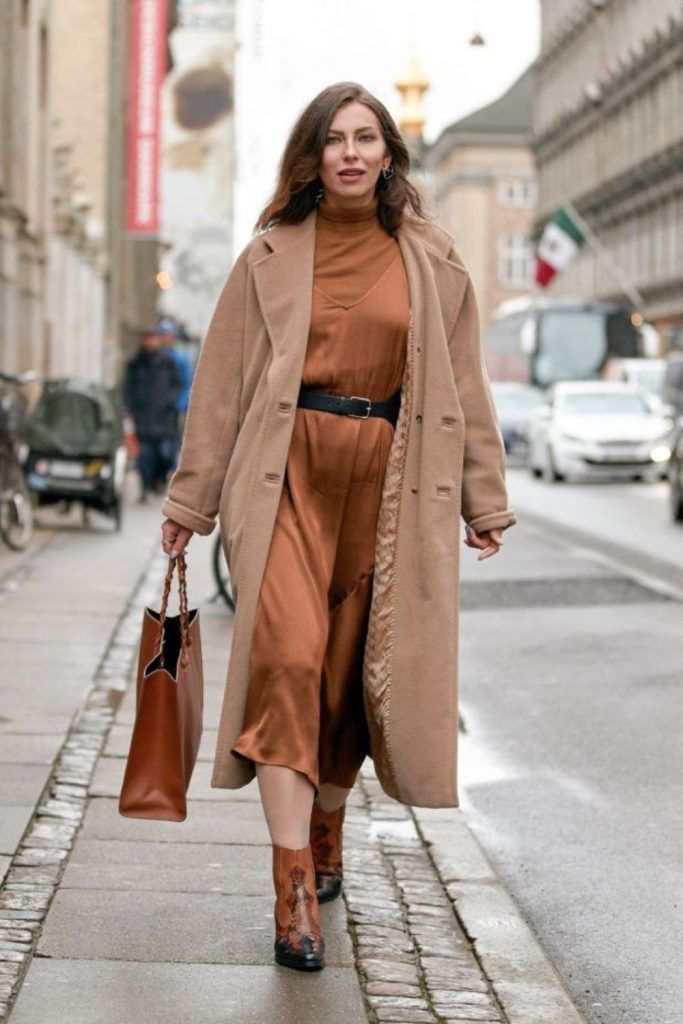 Terracotta oversized coat cozy fall outfit.
