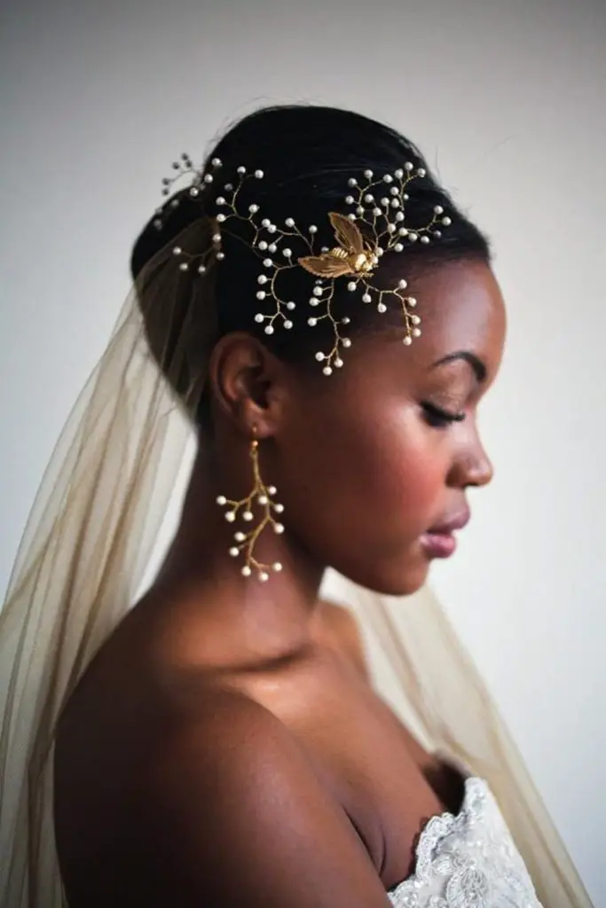 Afro with veil bridal beauty