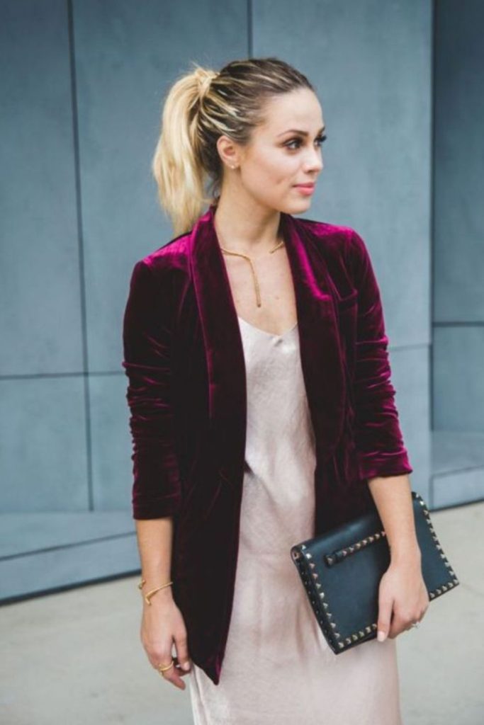 Velvet blazer chic evening fall look.