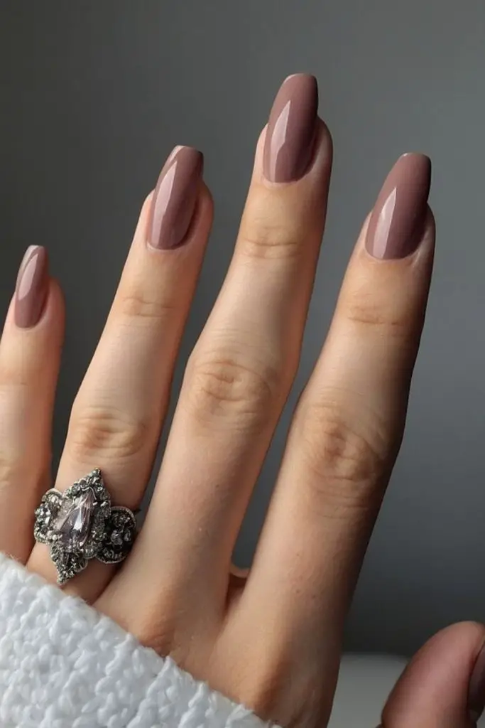 Dried petal dusty mauve nails