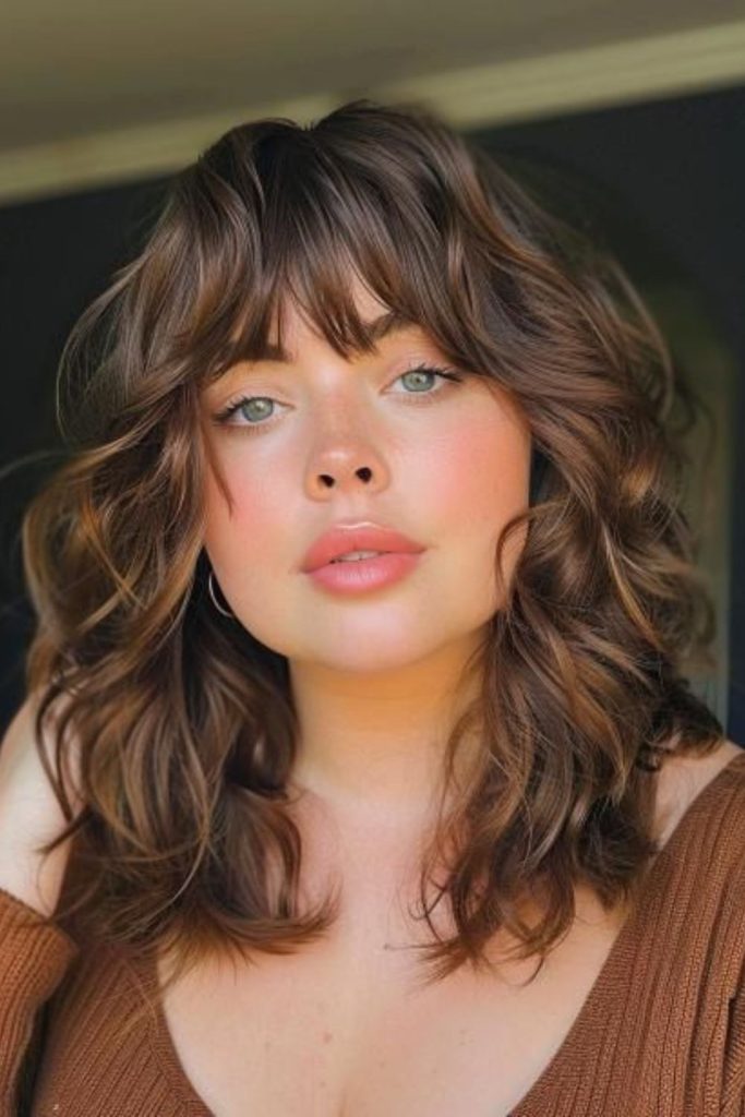Long shag hairstyle revives bold texture