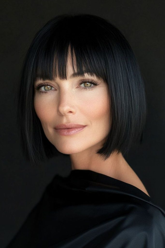 Blunt fringe edge with sharp lines.