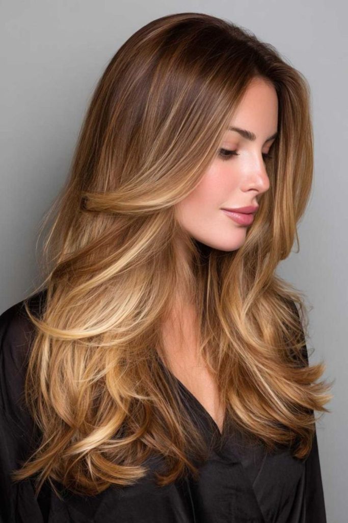 Hazelnut brown with caramel blonde sweep