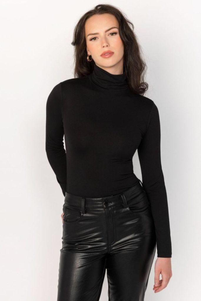 Sleek shadow mode black ensemble.