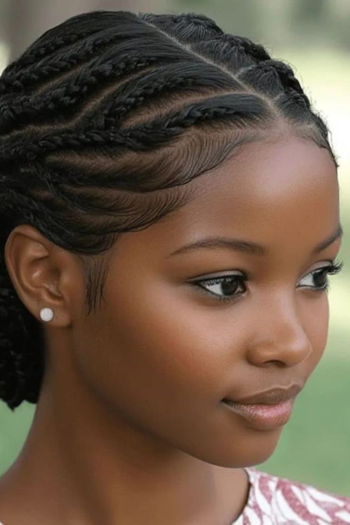 Snowflake patterned braid part detail