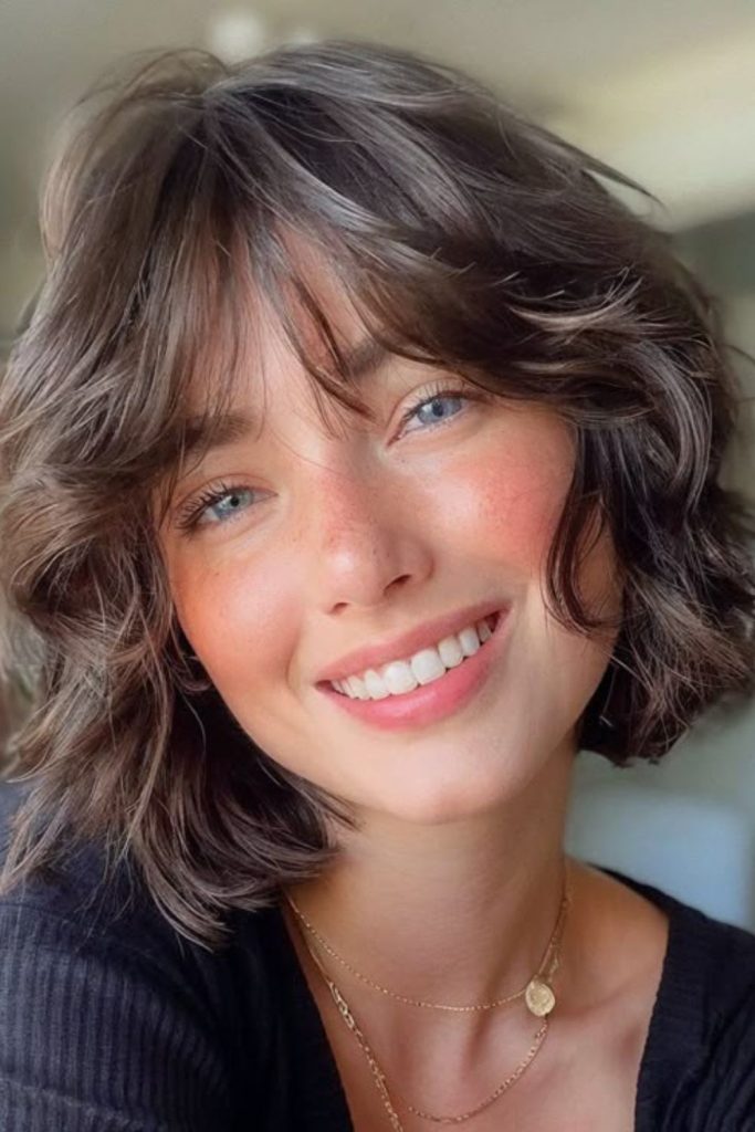 Round willow-inspired gentle bob shape.