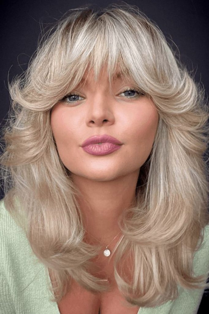 Feathered ends add dynamic textured shine