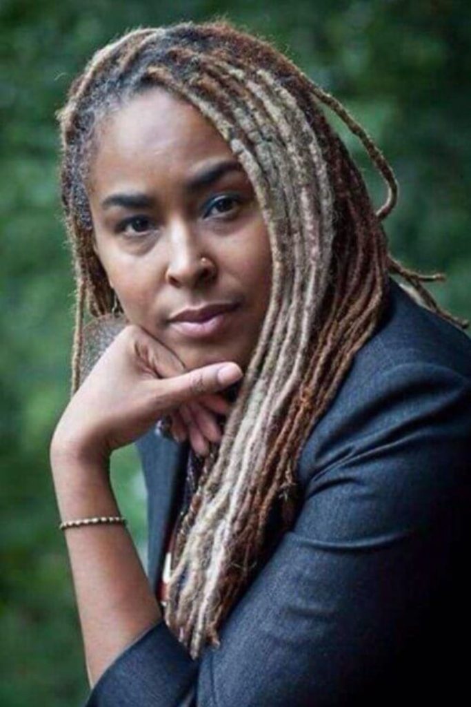 Earthy locs with playful natural flow