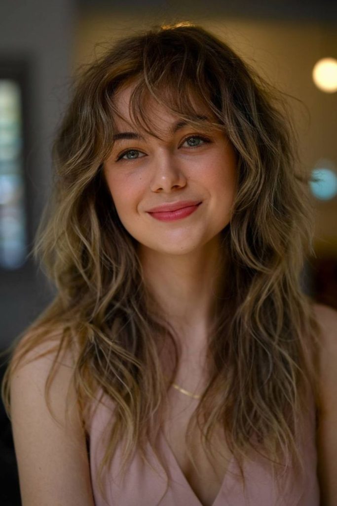 Undulating layers give natural hair flow.