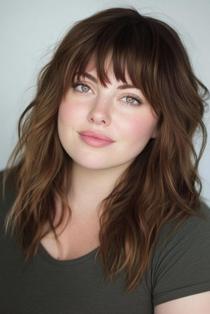 Shaggy lob creates playful textured appeal