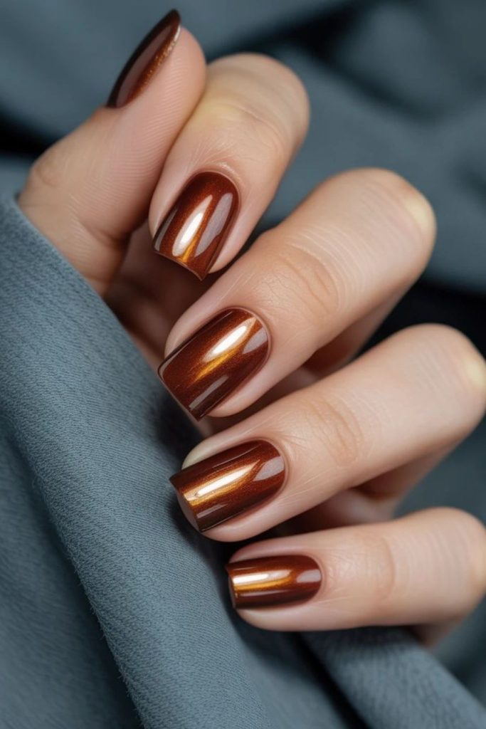 Tawny amber warm glowing nail style