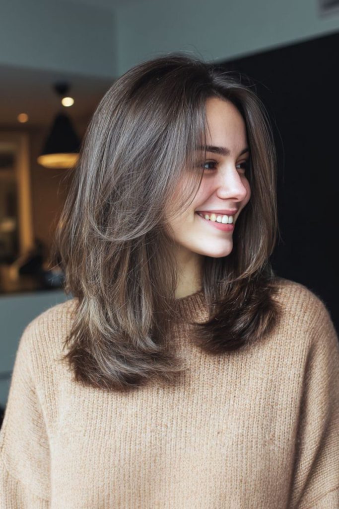 Smooth lob outlining calm soft structure.