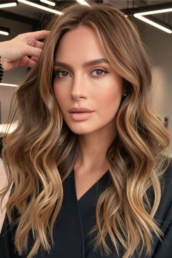 Loose waves with flowing caramel streaks.