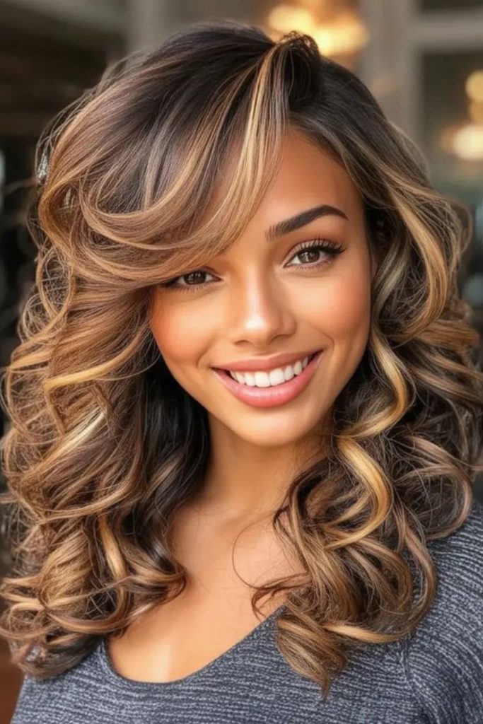 Flicked waves in honey-golden shades