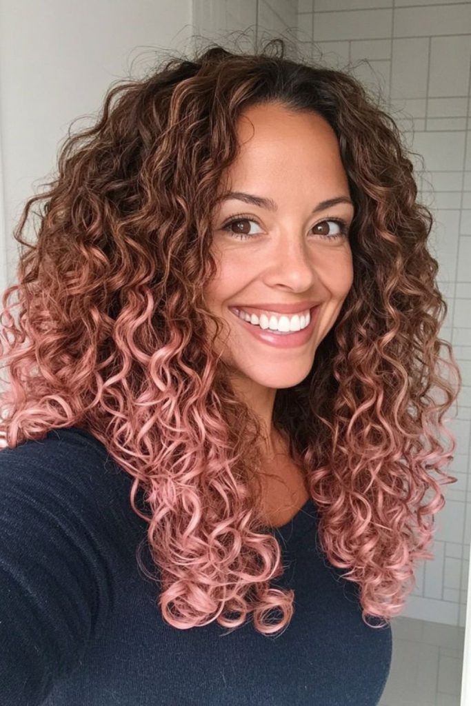 Coral-colored twists bounce dynamically