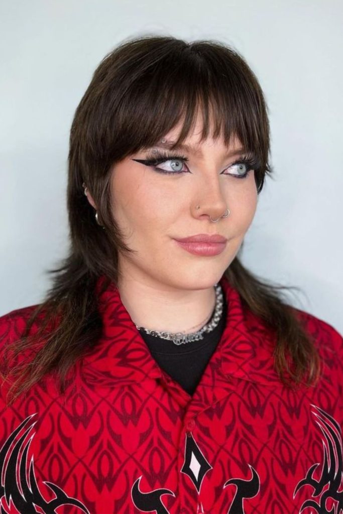 Soft mullet shaping balanced contour