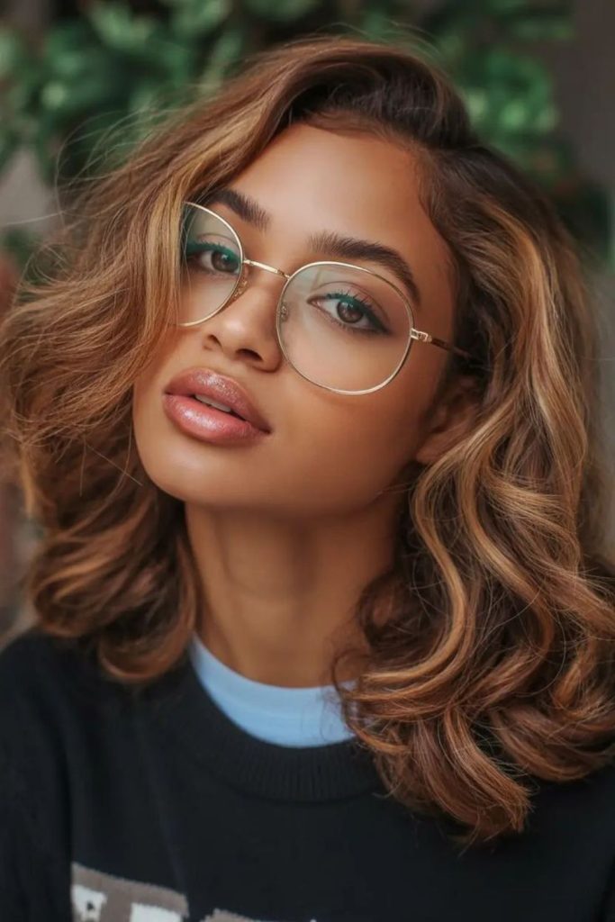 Side-swept lob with golden honey shine