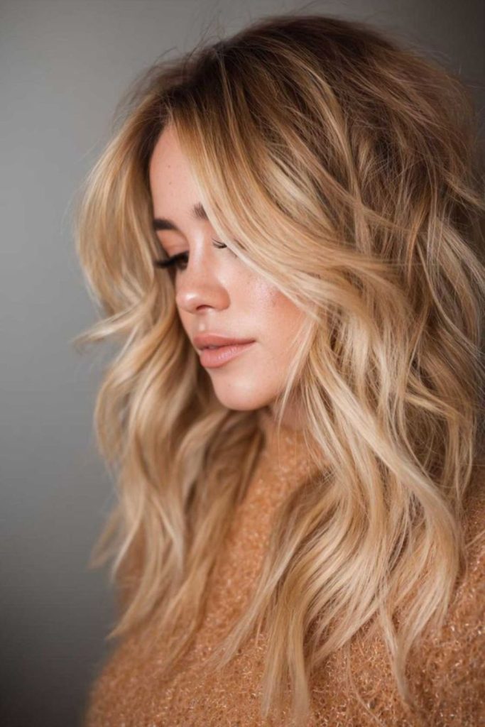 Golden layers with soft flowing motion