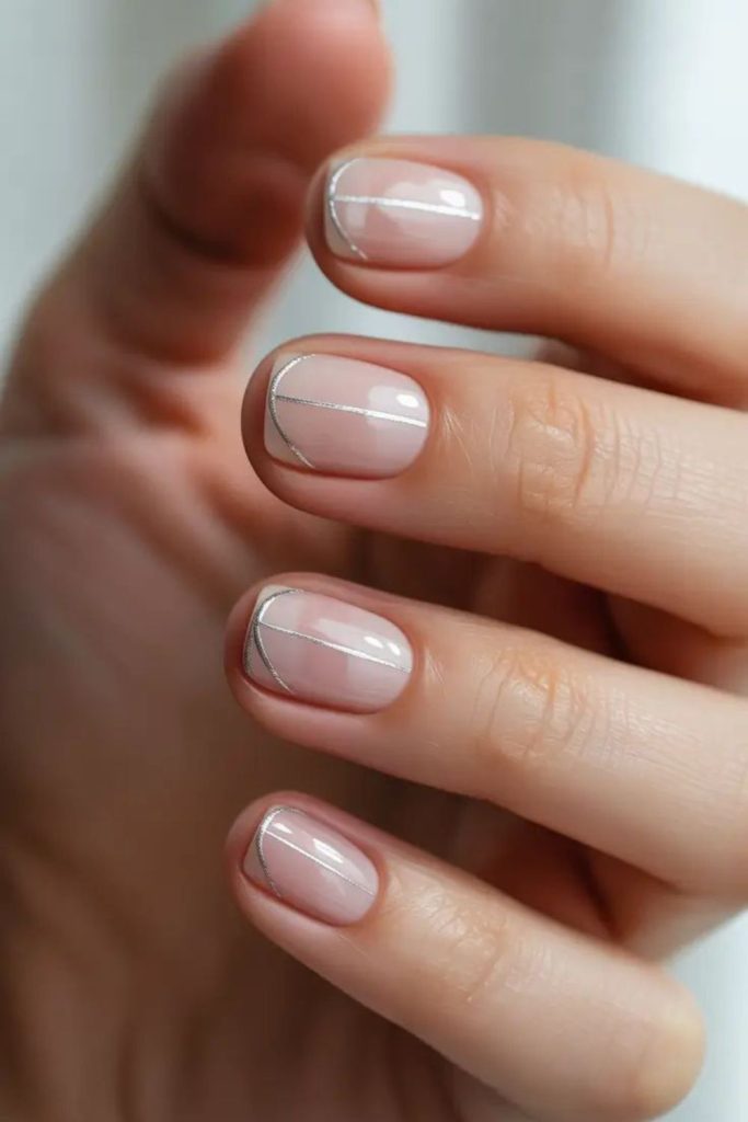 Milk tea neutral short nails.