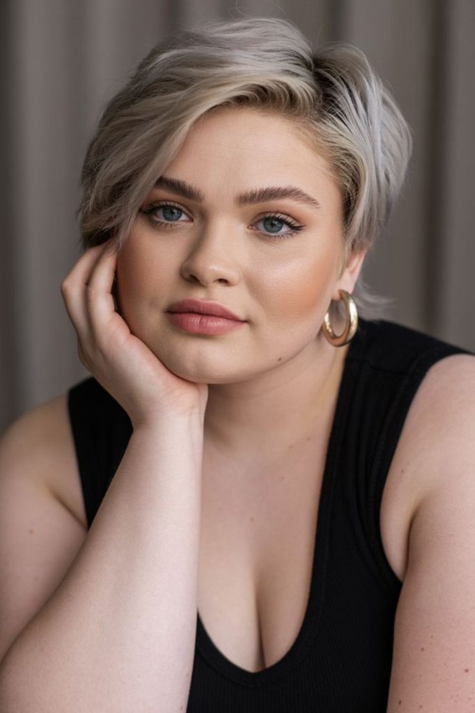 Pearlescent elegant pixie with soft waves