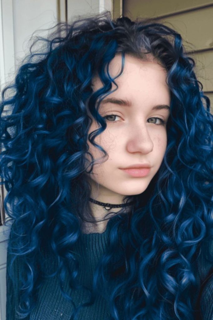 Sapphire curls shine with depth