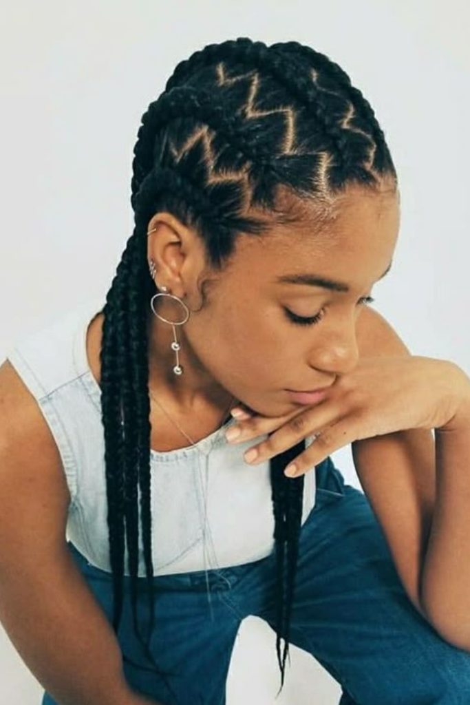 Diagonal zigzag braids with loose strands.