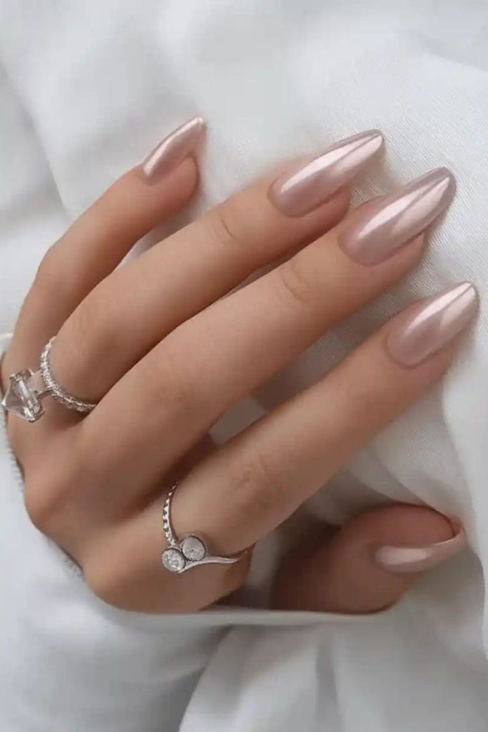 Antique white pearl nails with grace.