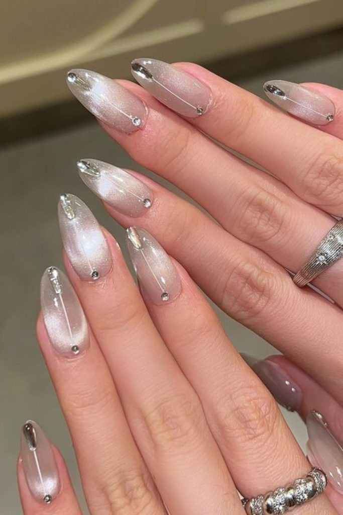 Icy silver cat eye manicure