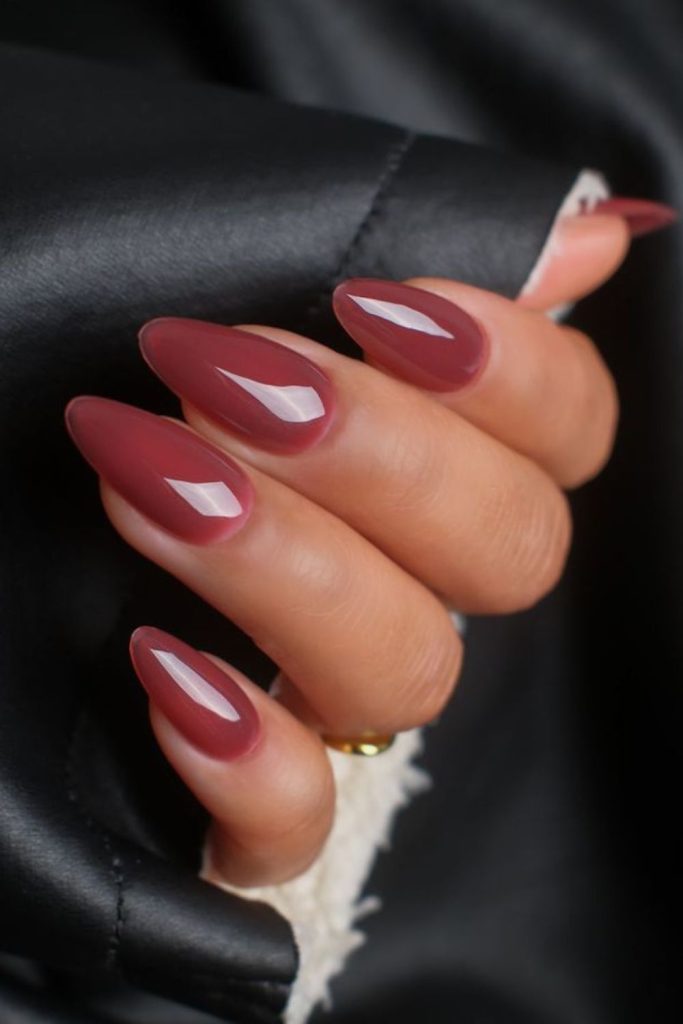 Muted berry nude short nails