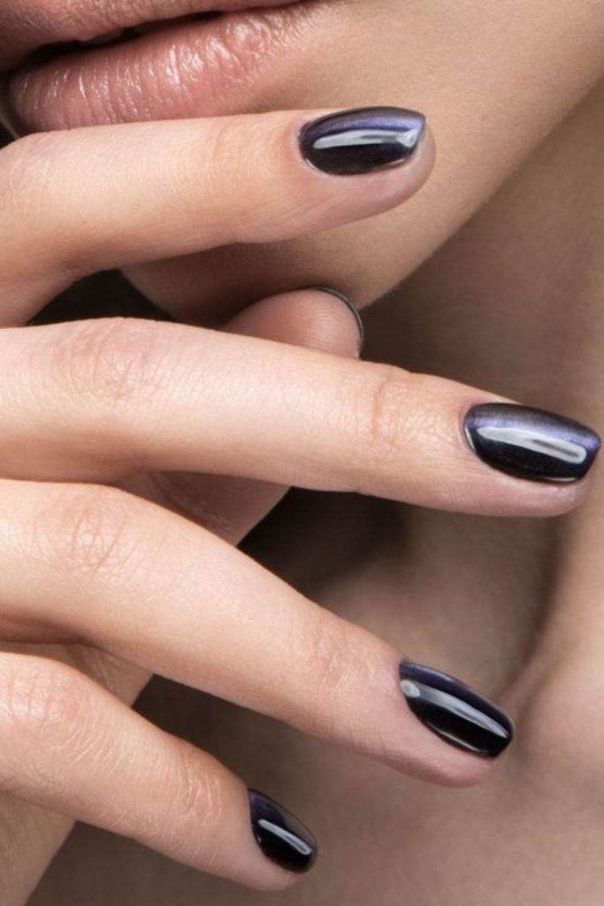 Sheer charcoal jelly short nails