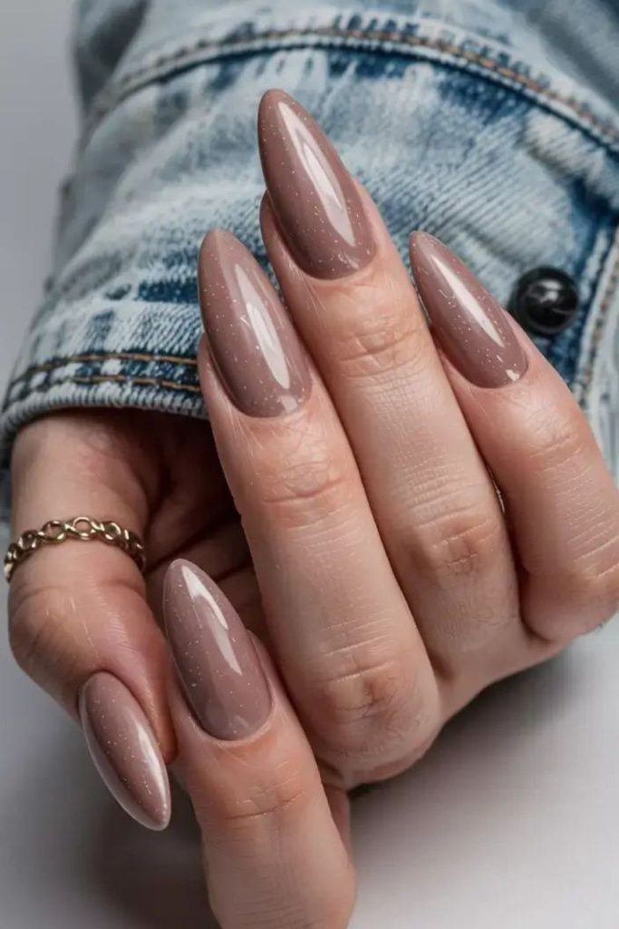 Warm mocha and caramel gradient nails