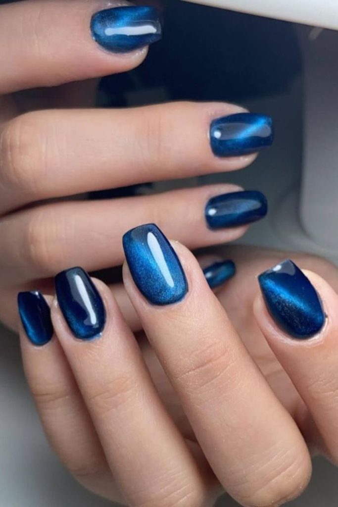 Electric sapphire cat eye nails