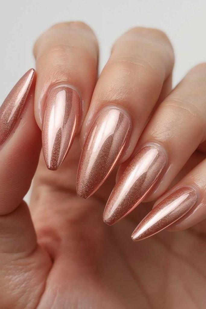 Warm blush golden elegant nails