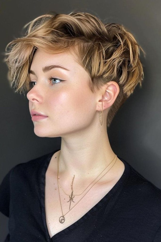 Pale golden crown with dreamy radiance.