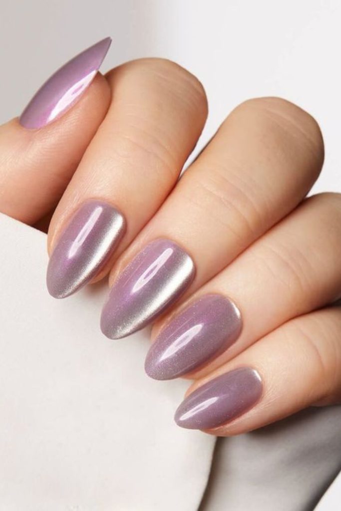 Icy lilac cat eye nails