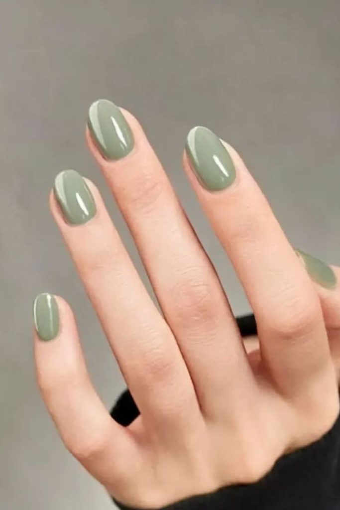 Matcha green creamy short nails